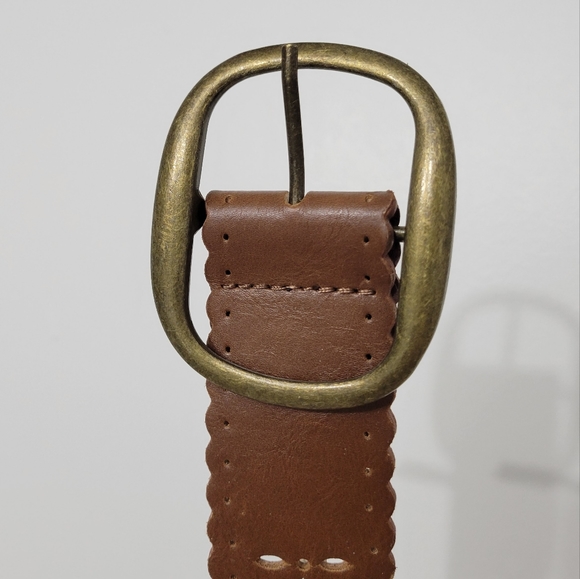 💛[3/$15] Aeropostale Scalloped Edge Cutout Belt - Picture 2 of 5